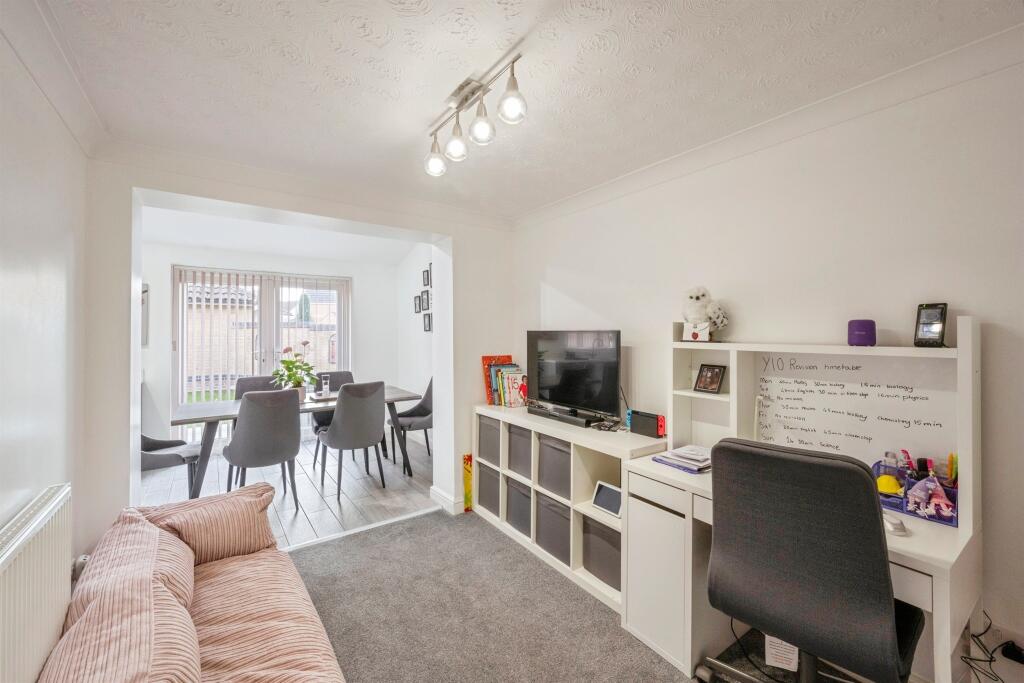 House in Doncaster, Barnby Dun with Kirk Sandall - View 5