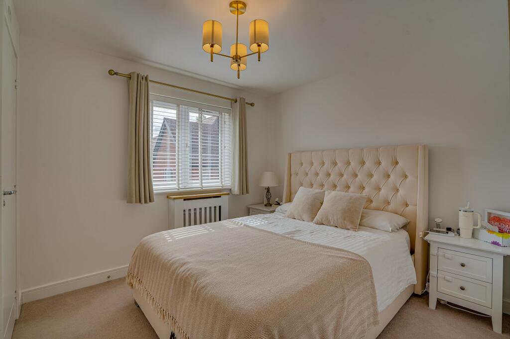 House in Southampton - More