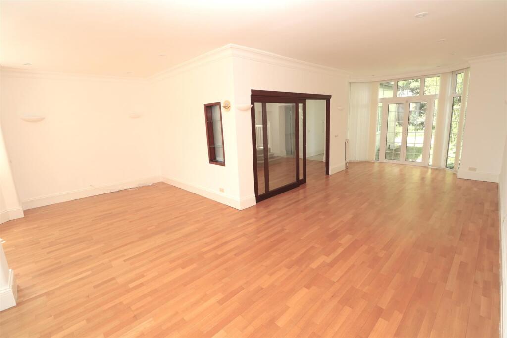 House in London - View 3
