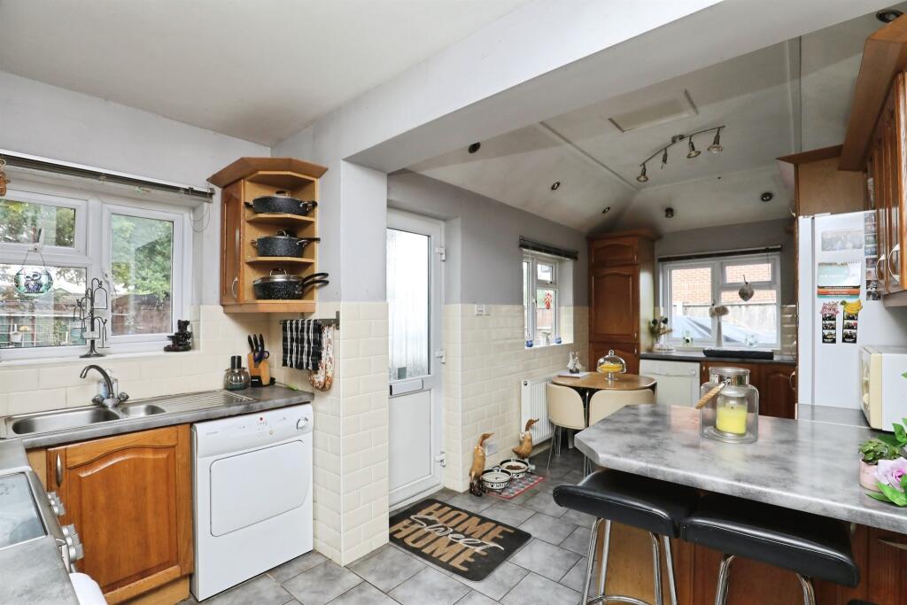 Station Road, Spooner Row, Wymondham photo 3
