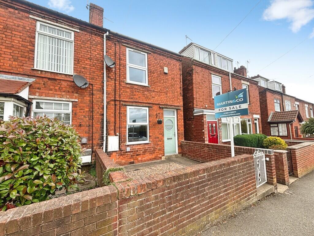3-bed semi-detached on Queens Road, Hodthorpe, £150,000