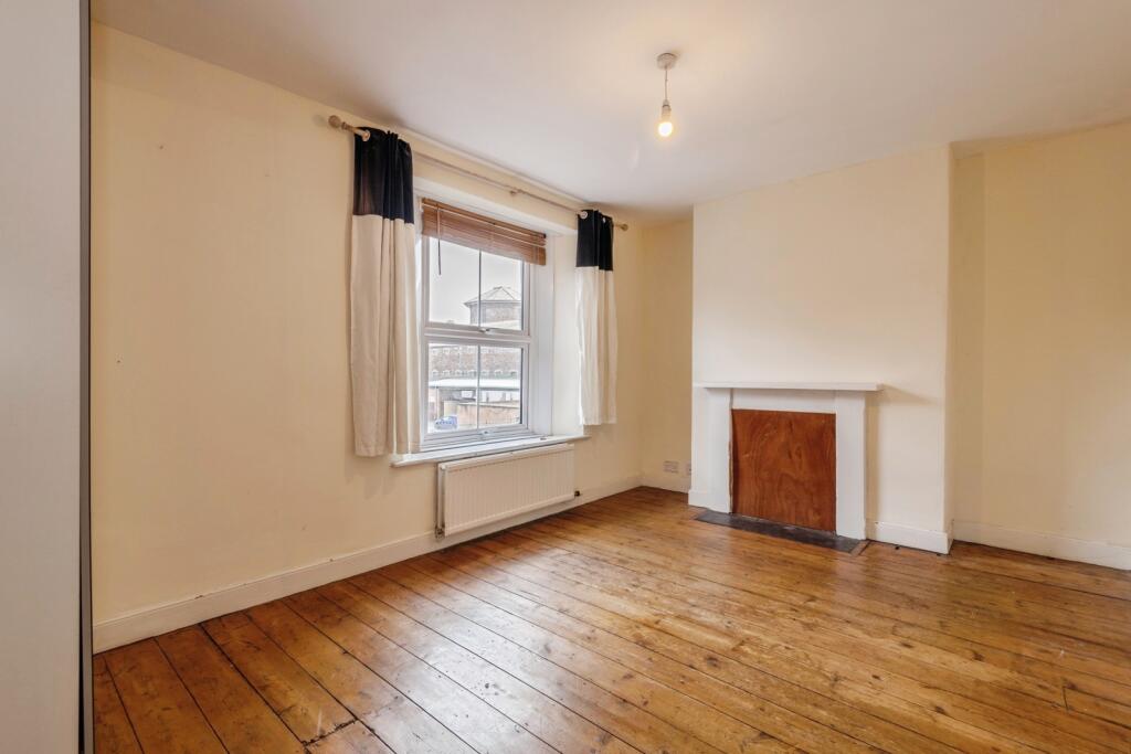 House in Taunton, Wilton - More