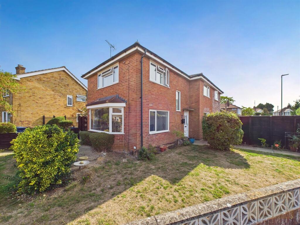 Main image of property: Snowdon Gardens, Gloucester