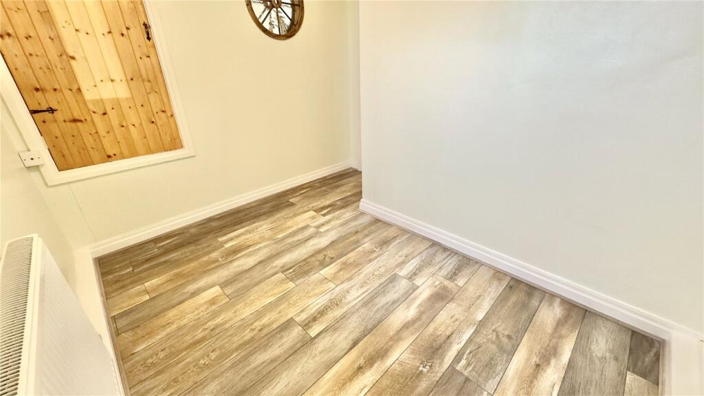 Apartment in Moreton, Liverpool City Region - More