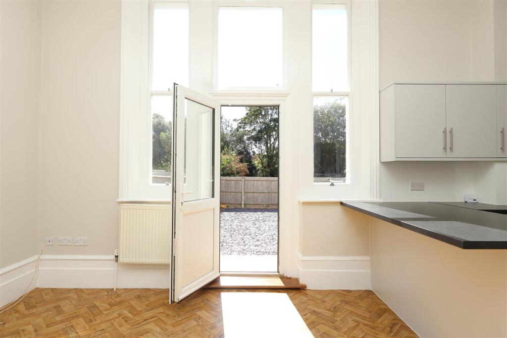 Apartment in Tonbridge - More