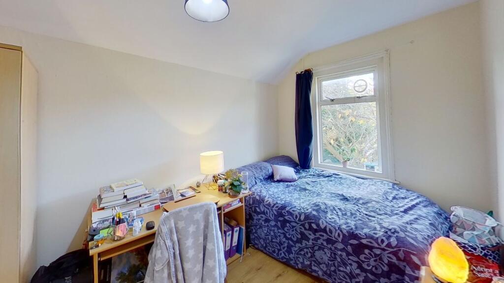 Main image of property: Guildford Park Road, Guildford, GU2 7NF