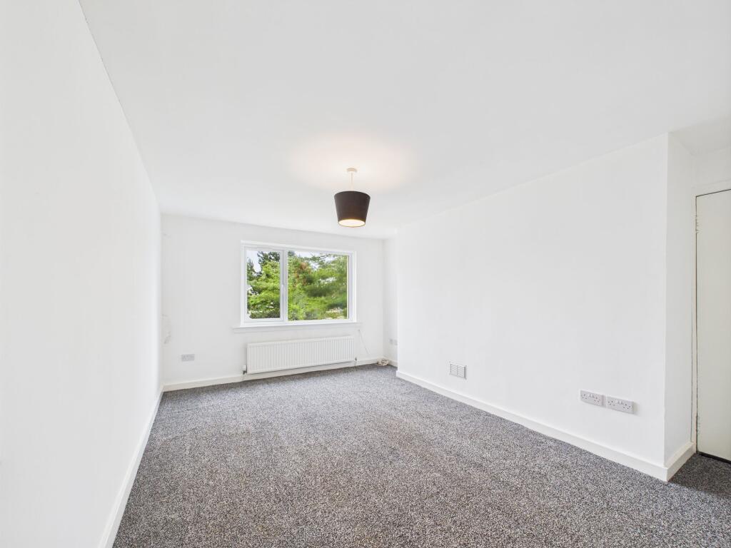 Apartment in East Kilbride, Whitemoss, The Village - View 5