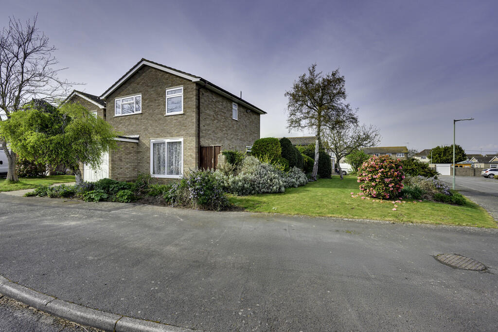4-bed detached on Meadowlands, Kirton, £375,000
