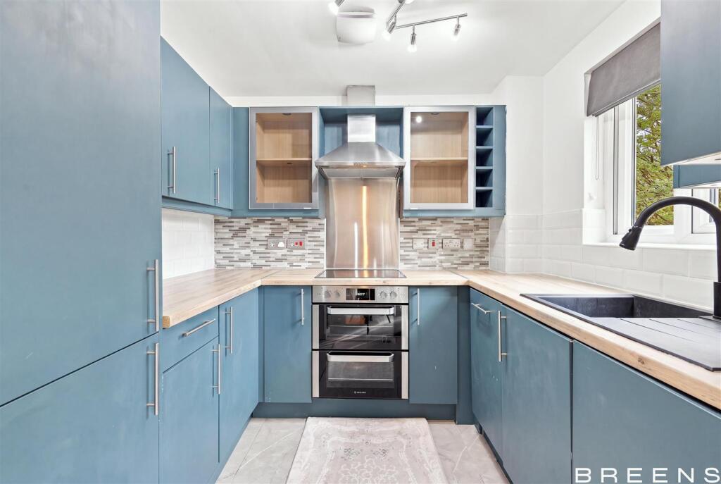 Apartment in Enfield - More