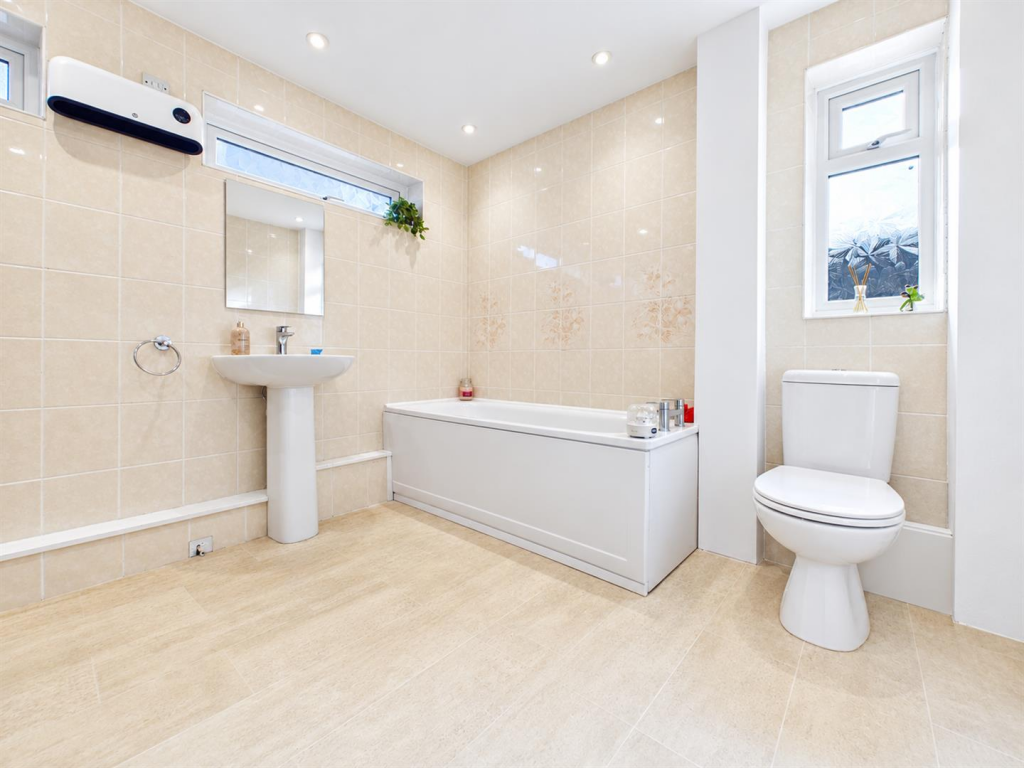 House in Llandudno, Coedpoeth - View 5