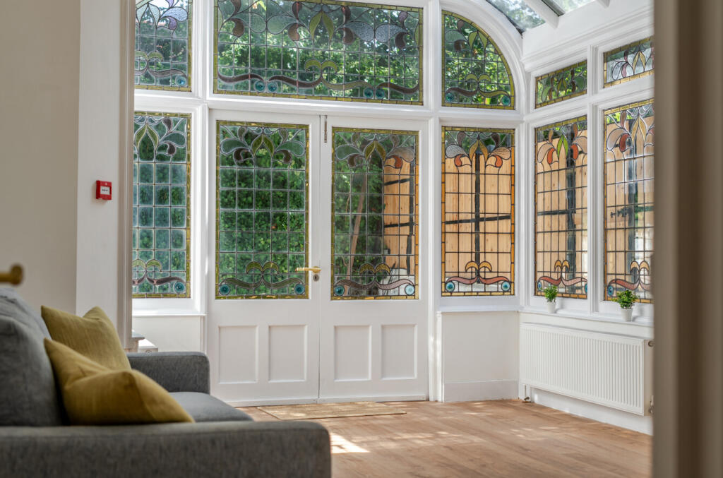 Apartment in Brighton, Round Hill - More