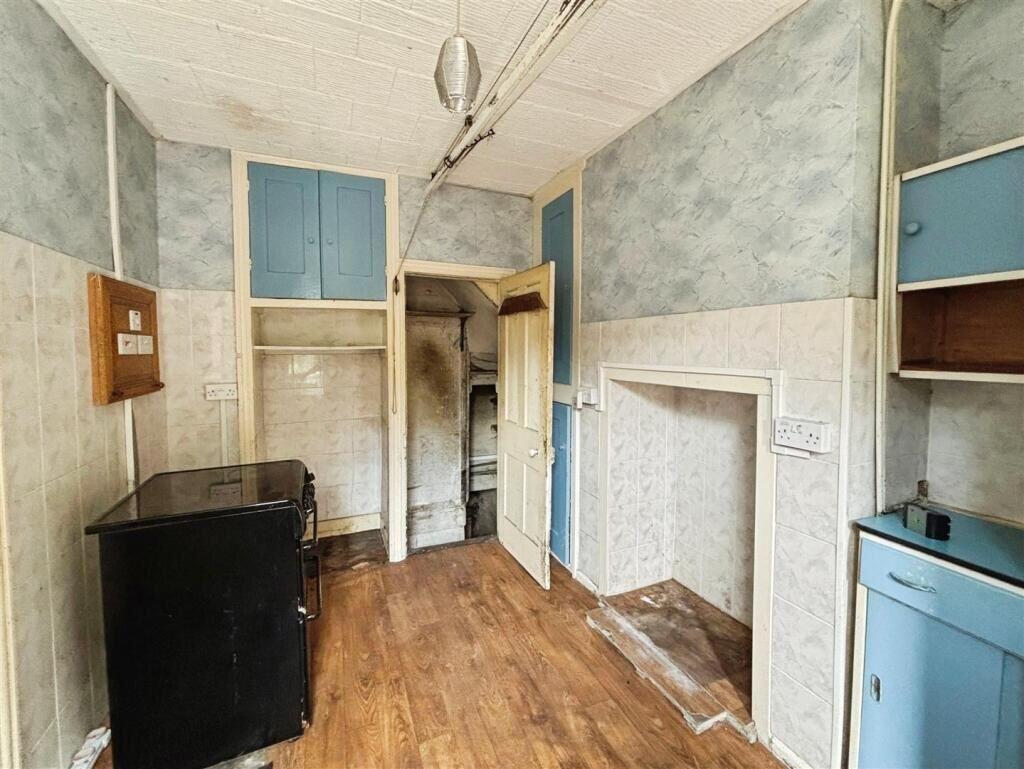 House in Dacorum, Hertfordshire - More