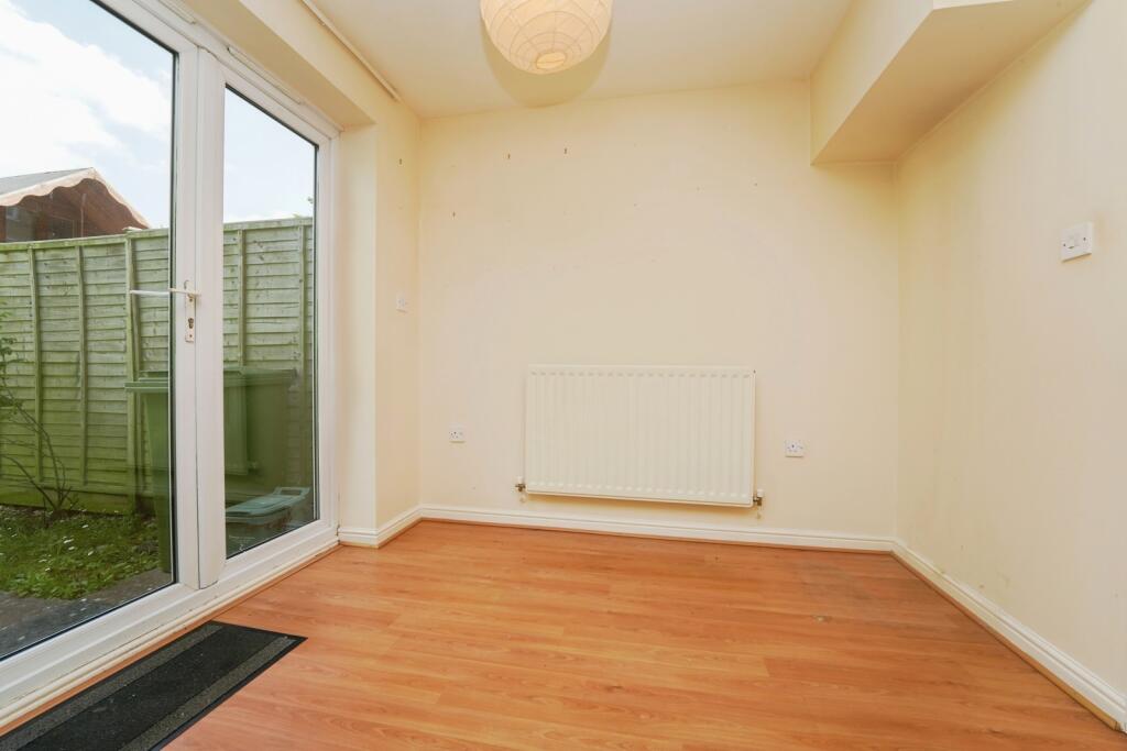 House in Gloucester - View 5