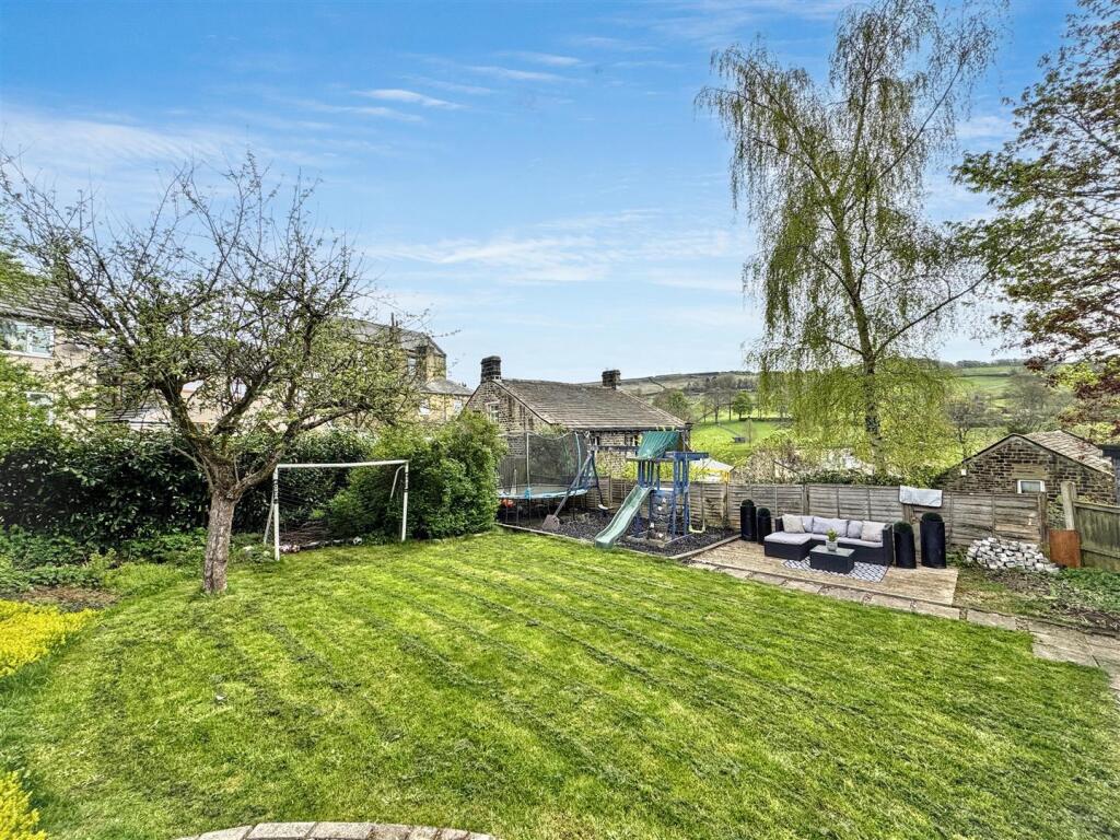 Otley Mount, East Morton, Keighley, BD20 5TD photo 4