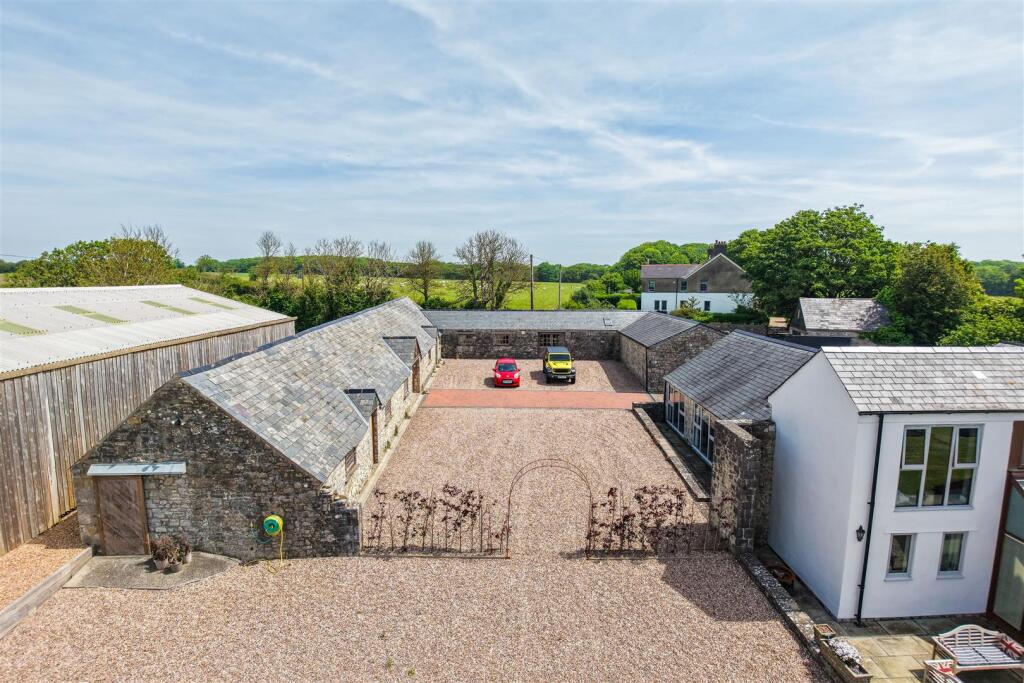 House in Vale of Glamorgan, St. Donats - More