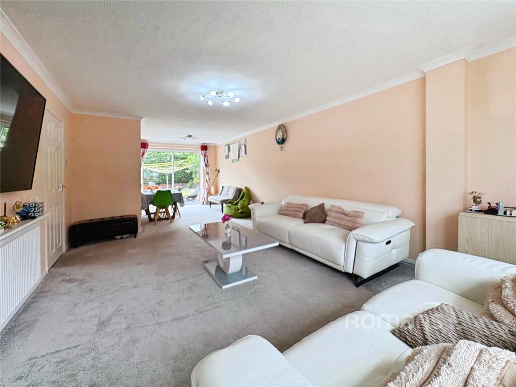 House in Reading, Lower Earley, Earley - View 5