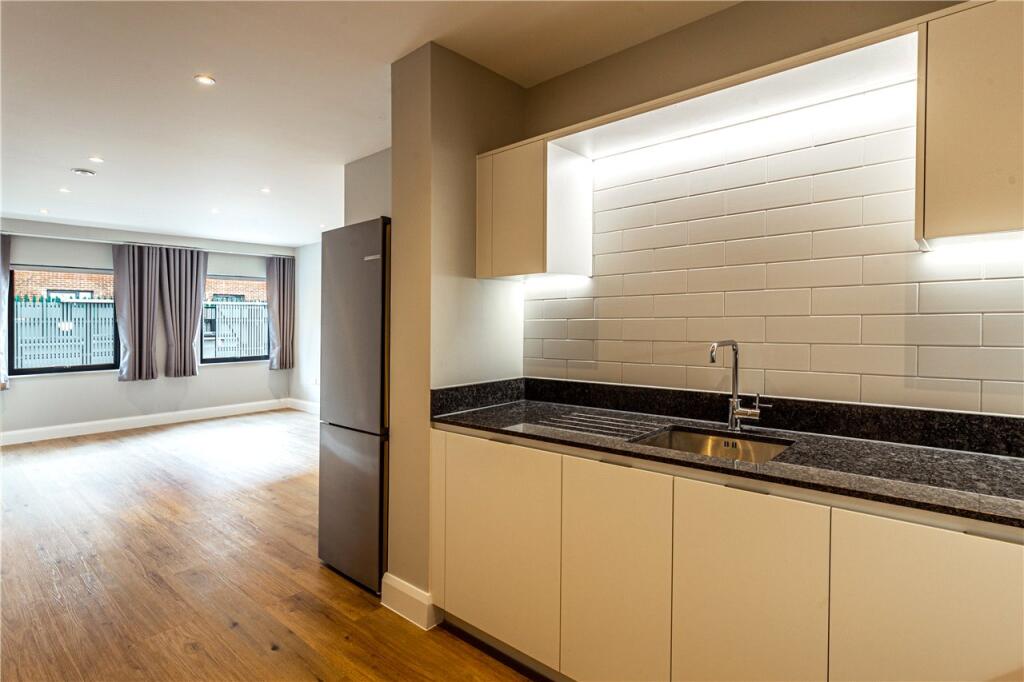 Apartment in Welwyn Hatfield, Peartree - View 4