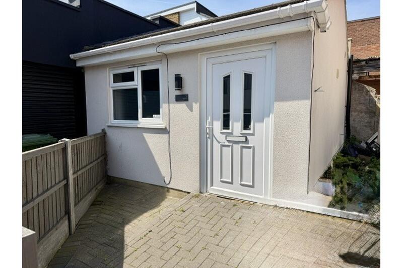 Main image of property: Elmsleigh Drive , Leigh-on-Sea, Southend-on-Sea