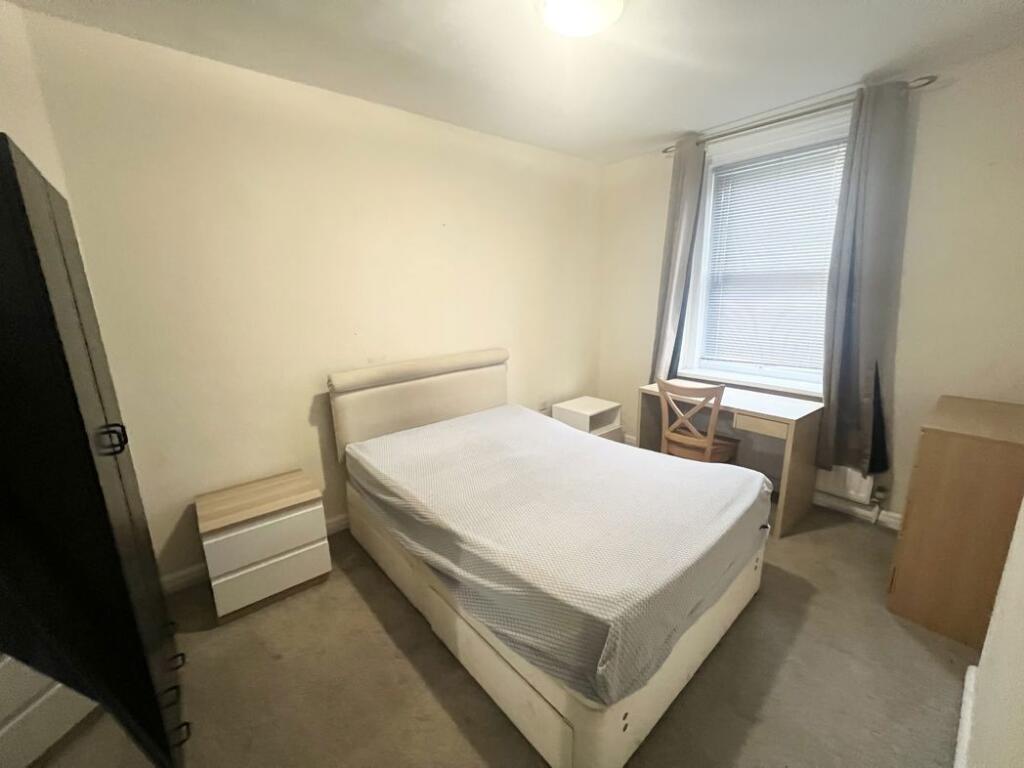 Apartment in Newcastle upon Tyne - View 5