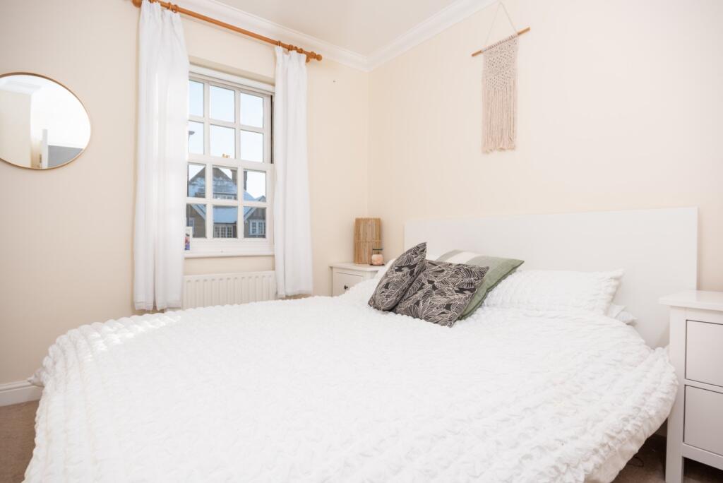 Apartment in St Albans - View 5