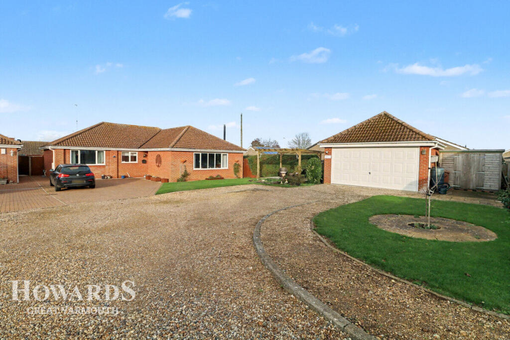Bulmer Lane, Winterton-on-Sea photo 2