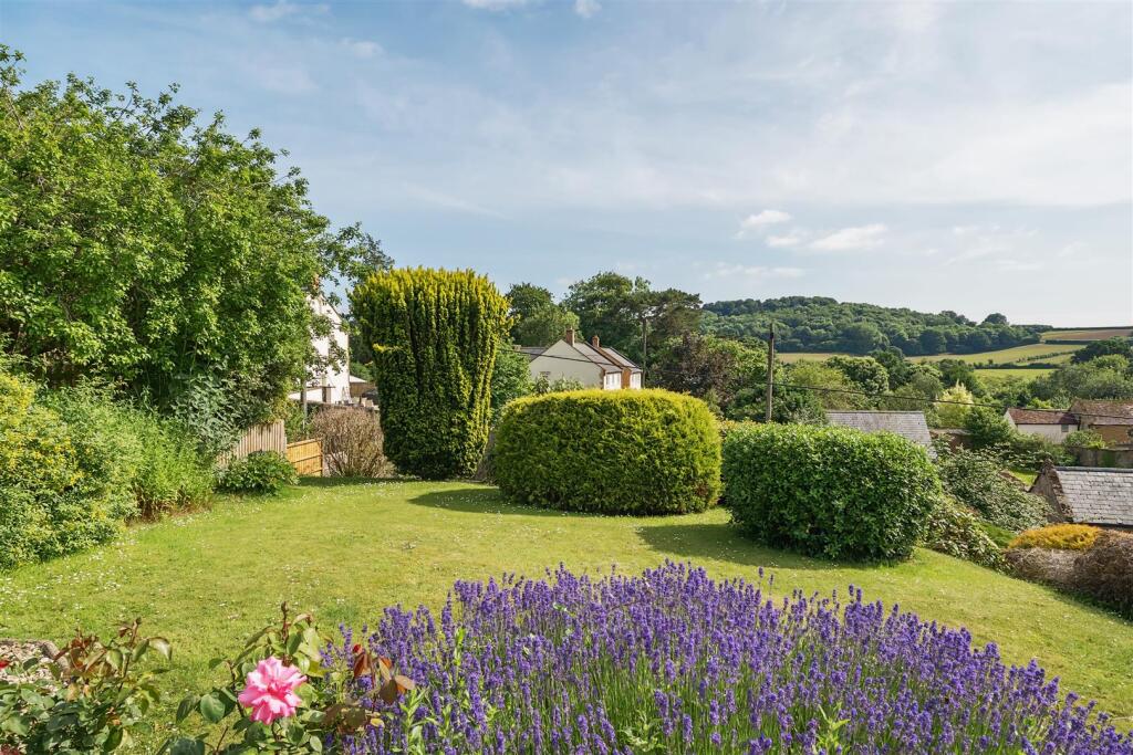 Wadham Close, Ilminster photo 4
