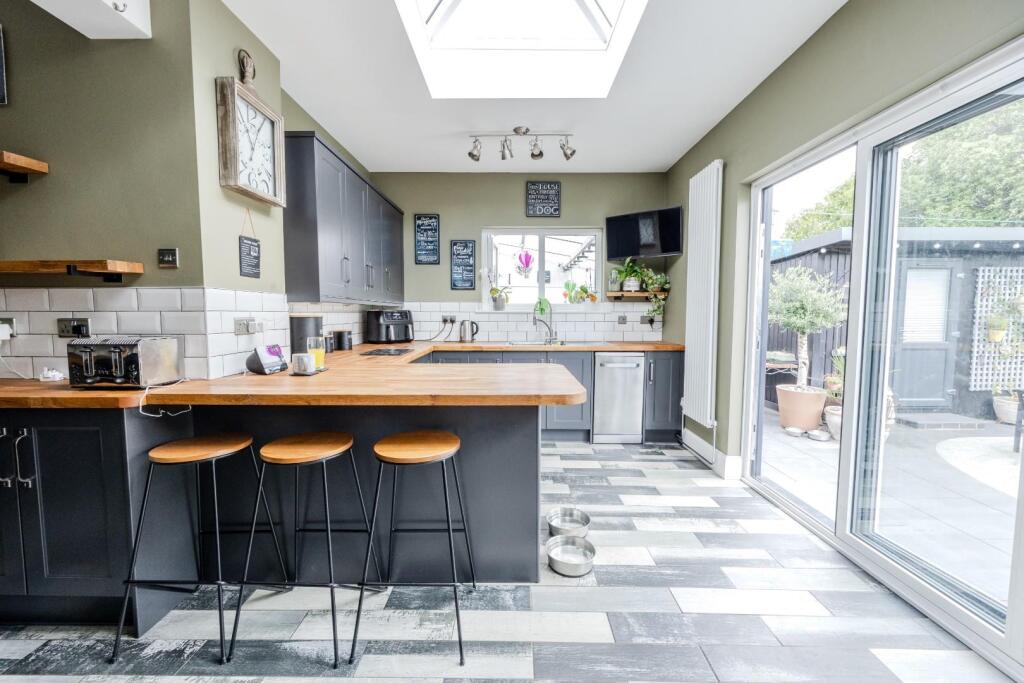 House in Southend-on-Sea - View 4