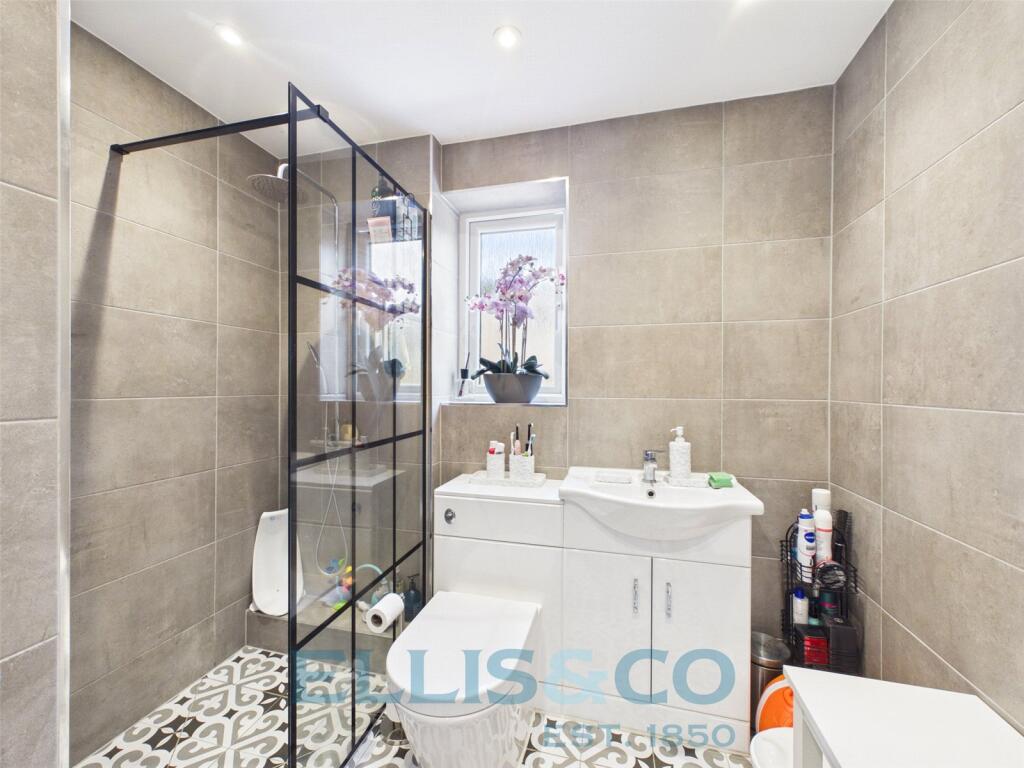 House in Tonbridge - More