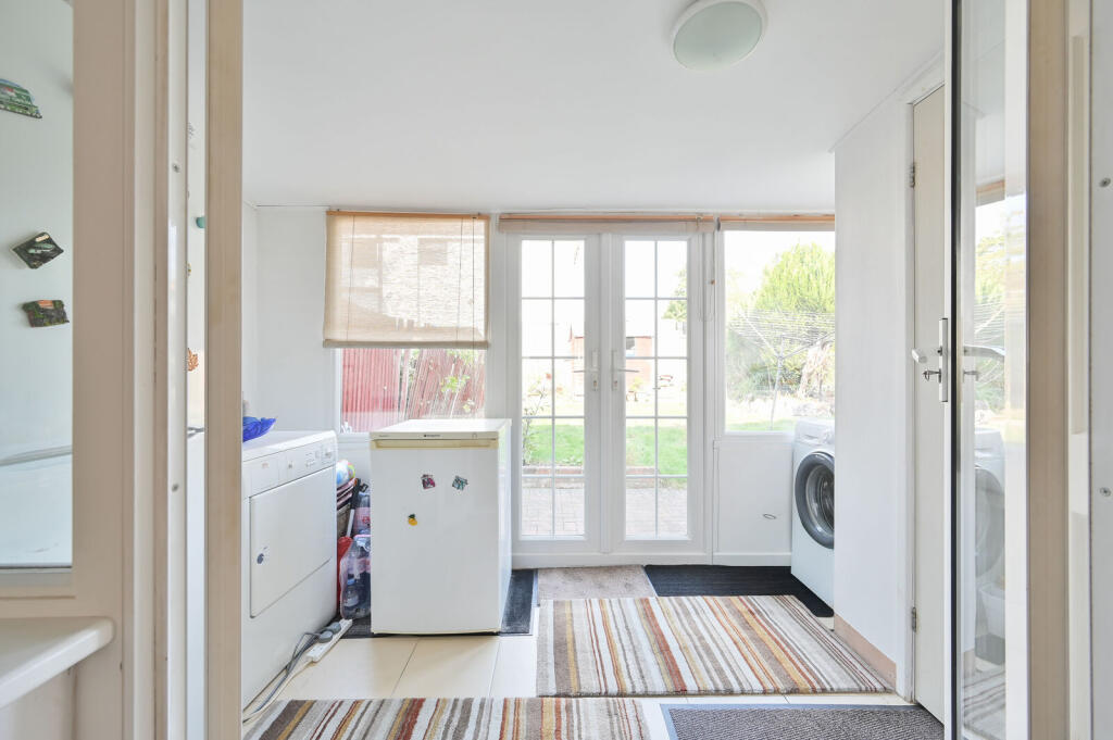 House in Watford - View 5