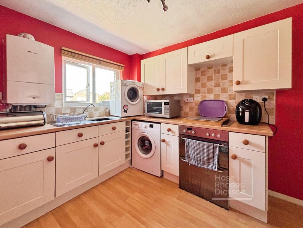 Apartment in Portsmouth, Newport - View 2
