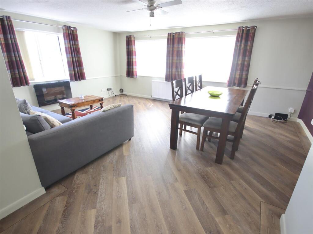 Lodge Road, Chippenham photo 2