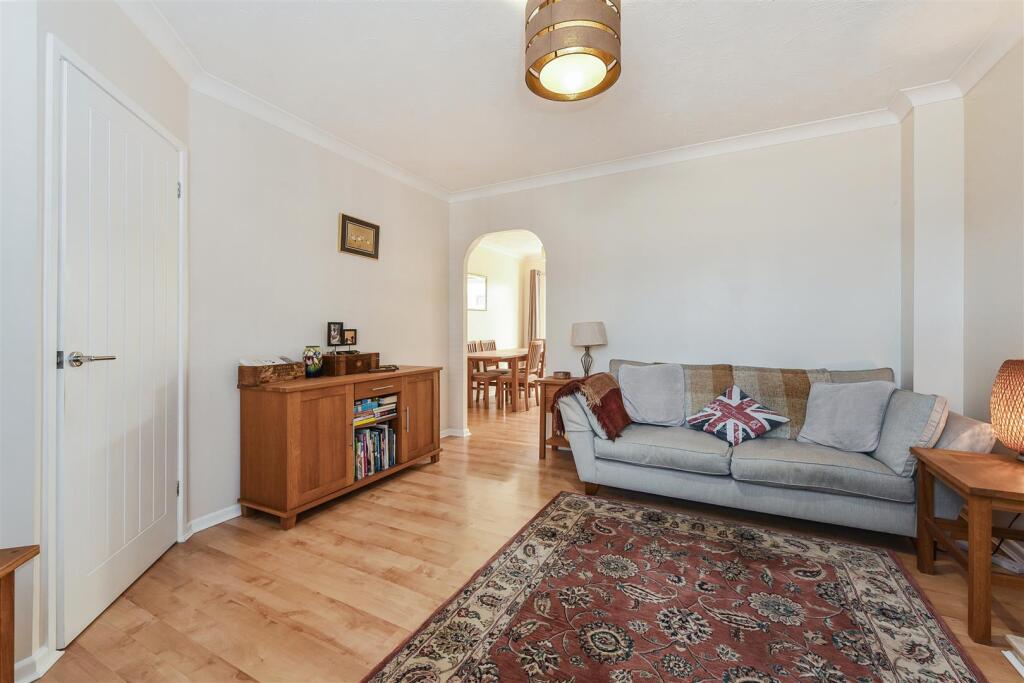 Moneyer Road, Andover photo 4