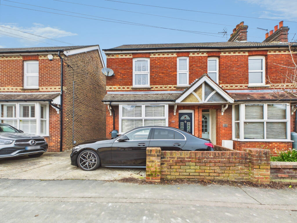 Main image of property: Crawley Road, Horsham, West Sussex
