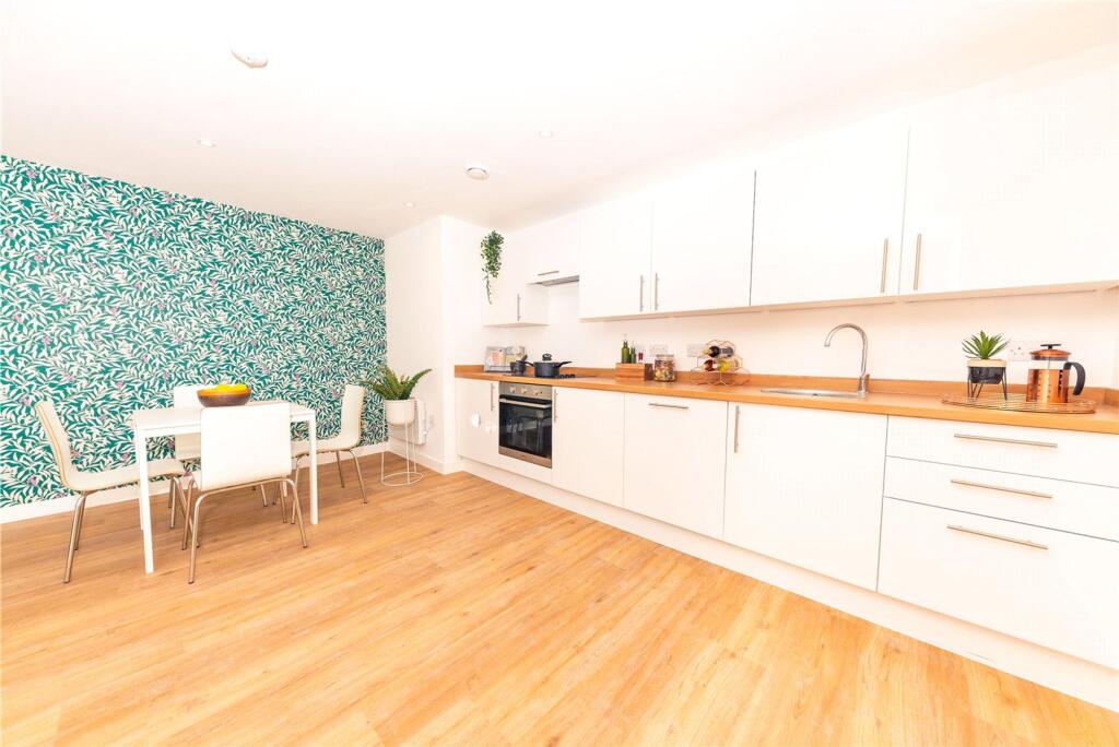 Apartment in Manchester, Greater Manchester - View 4