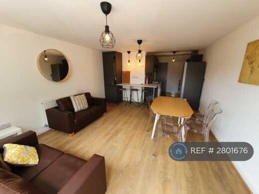 5 bedroom terraced house for rent