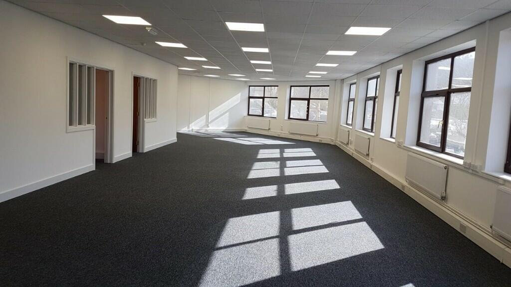 2500 sq ft suite