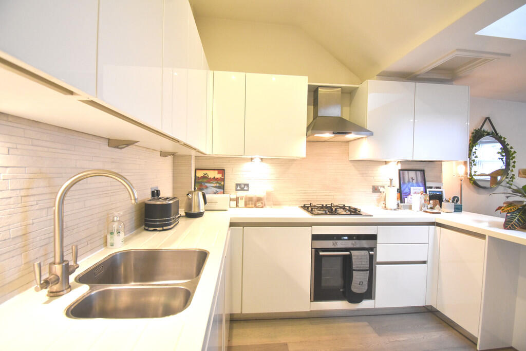 Bakers Court, Hemnall Street, Epping photo 3