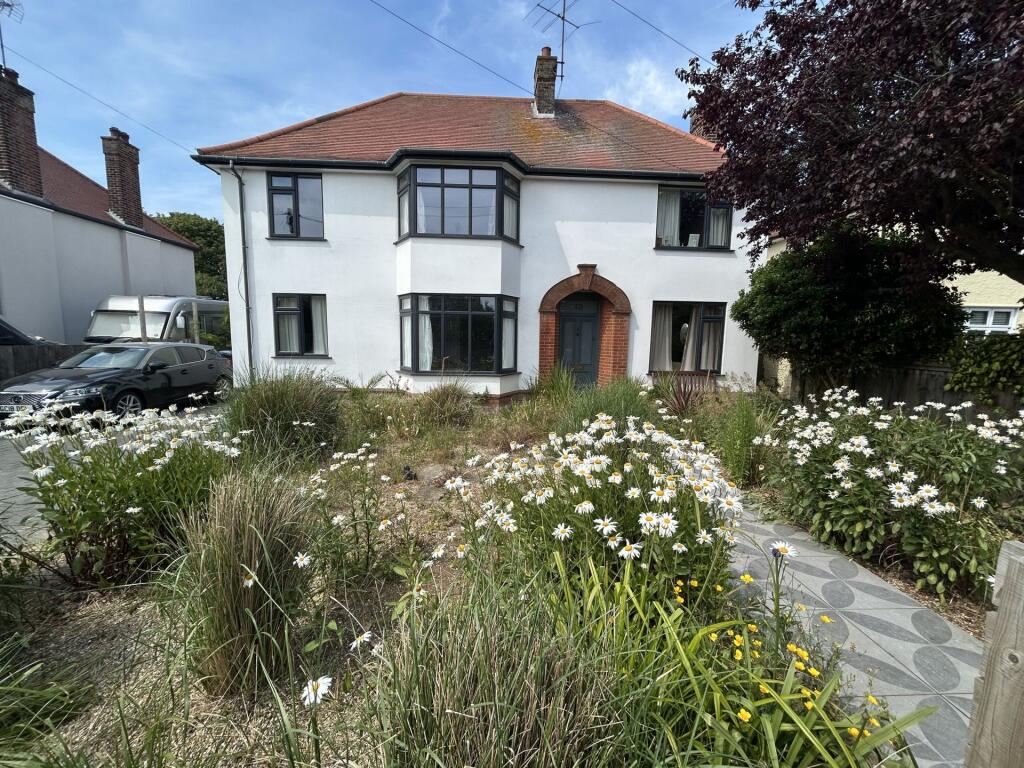 Main image of property: Links Avenue, Felixstowe, IP11