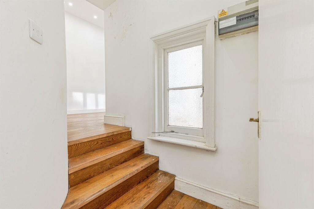 Apartment in Hastings, East Sussex - More