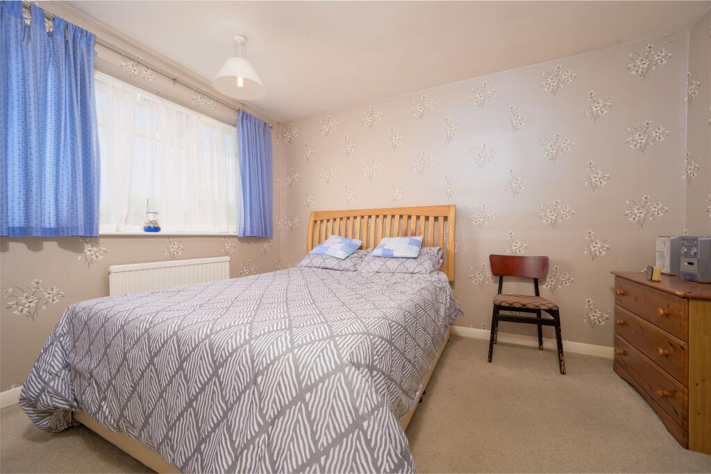 Upper Steeping, Desborough, Kettering - More
