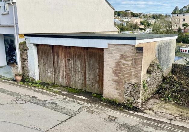 Garage_.jpg