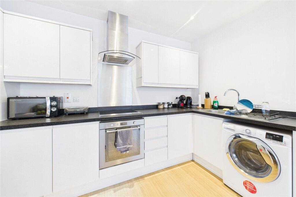 Apartment in Redhill - View 5