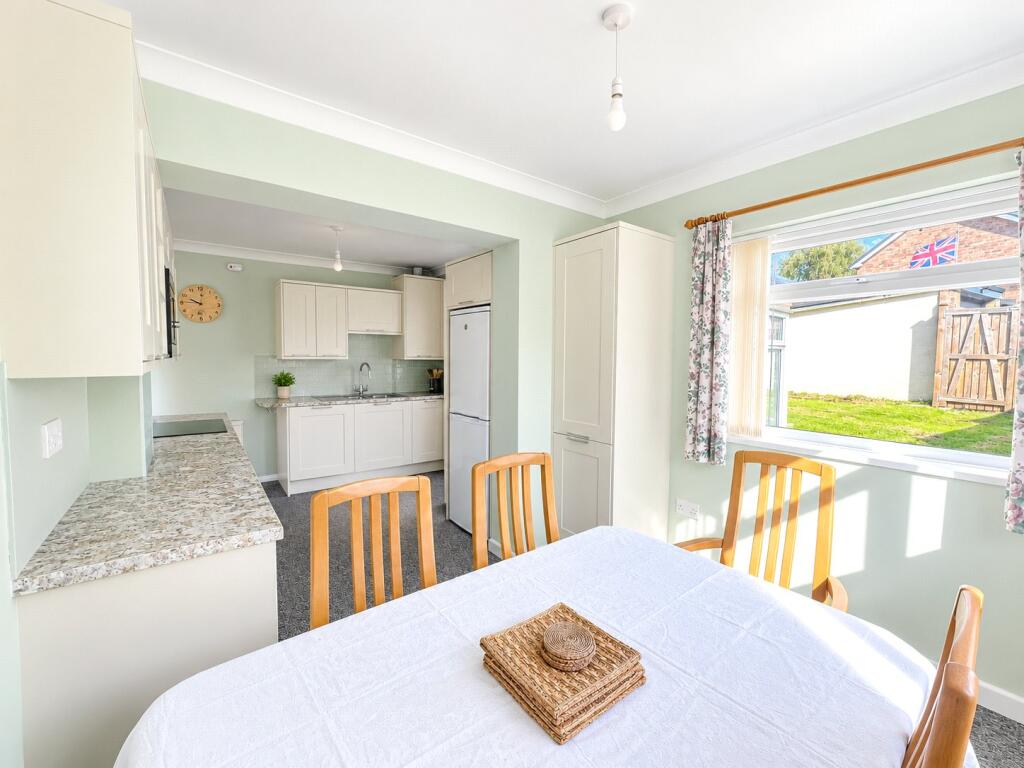 Semi detached bungalow benefitting from spacious corner plot location photo 4