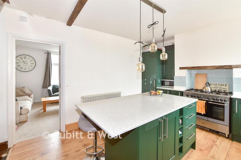 Apartment in East Grinstead, Blackwell - View 3