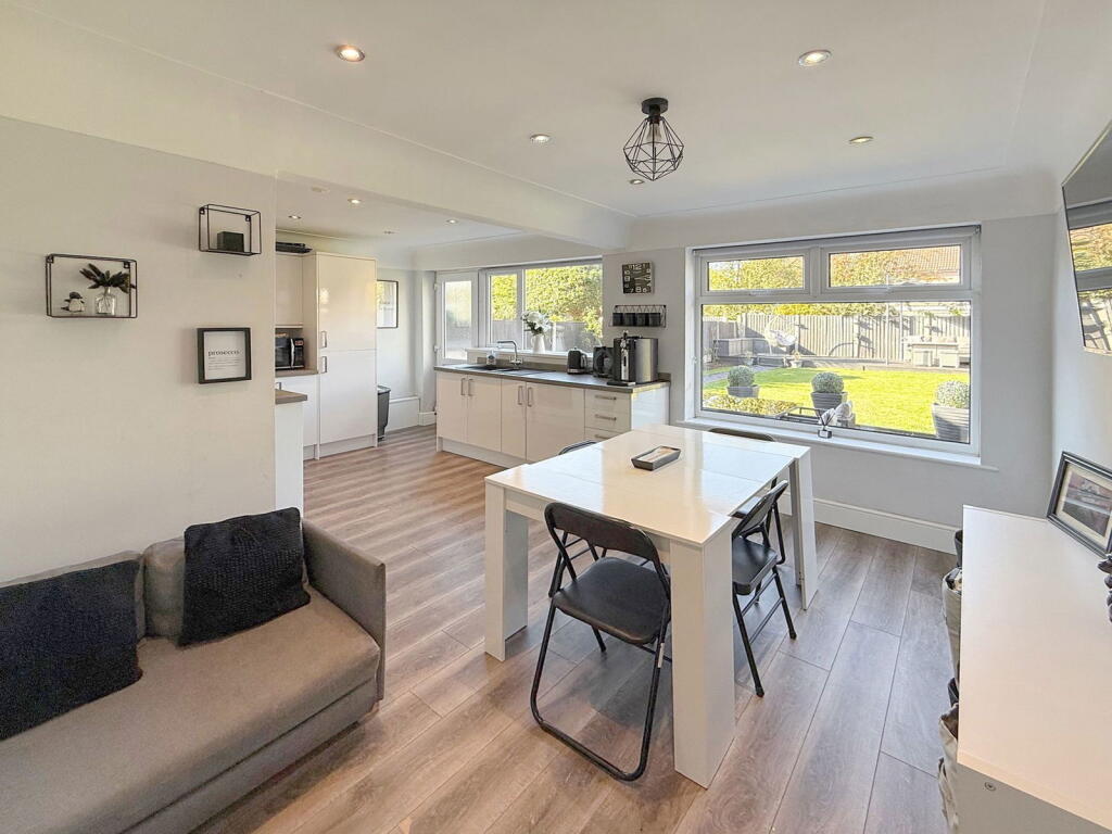 Ambleside close, Bromborough, CH62 photo 5