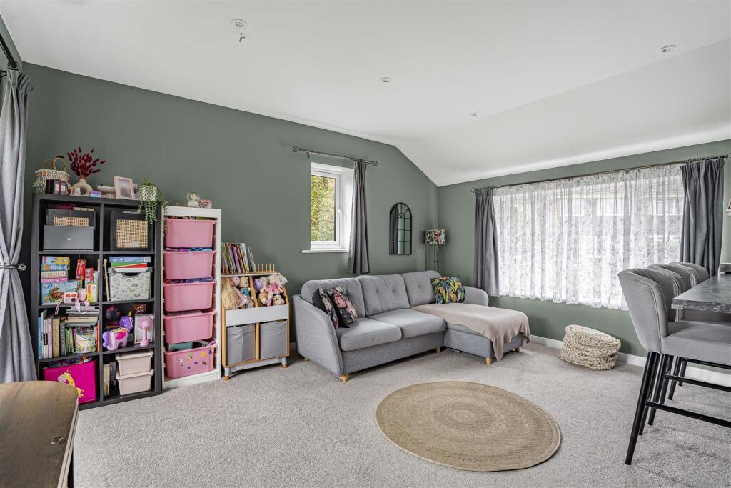 Apartment in East Hampshire, Cold Ash Hill, Bramshott and Liphook - More