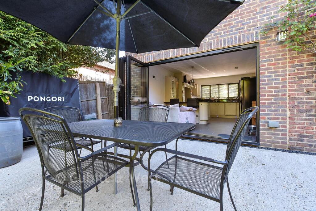 House in Kingston upon Thames - View 4