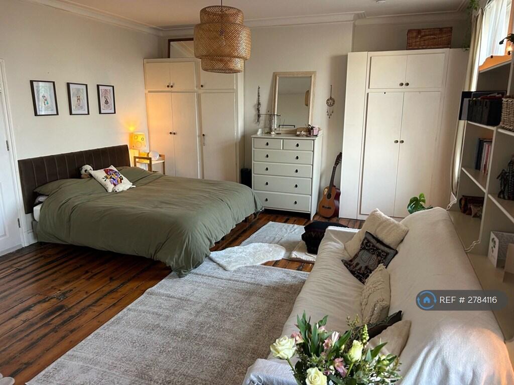 Main image of property: Streatham Common North, London, SW16