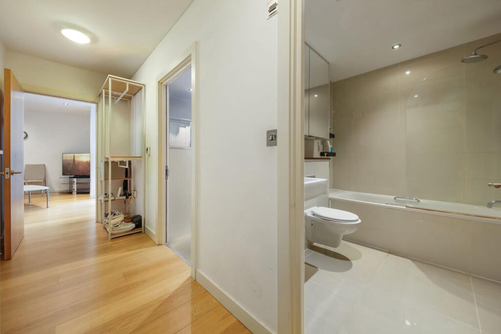 Apartment in London - View 5