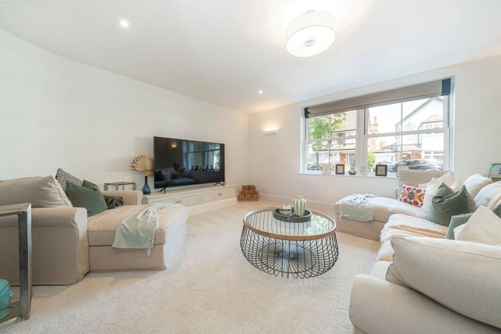 House in Elmbridge, Long Ditton - View 5
